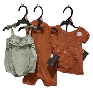NWT! Modern Moments by Gerber Bundle of 3 Infant Outfits size 0-3 months